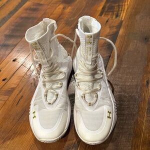 Womens under armour 2.0 highlights volleyball shoes size 7.5